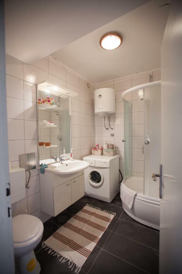Riverview Apartment Осиек Екстериор снимка