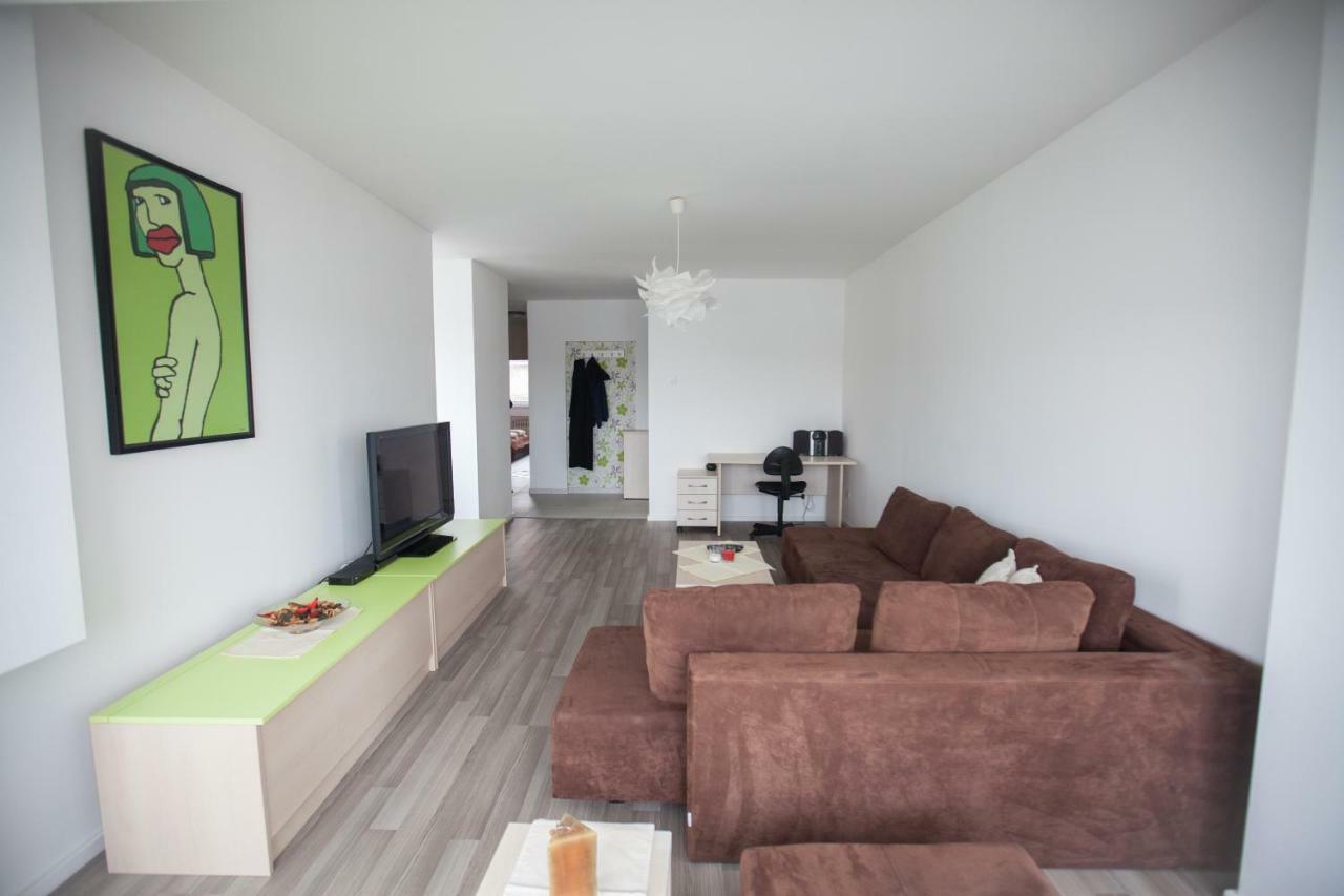 Riverview Apartment Осиек Екстериор снимка