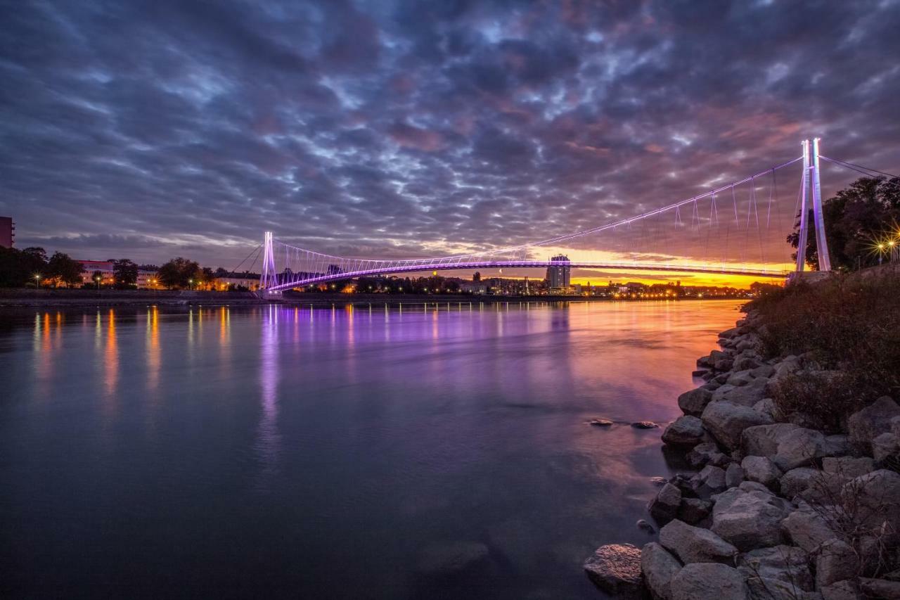 Riverview Apartment Осиек Екстериор снимка