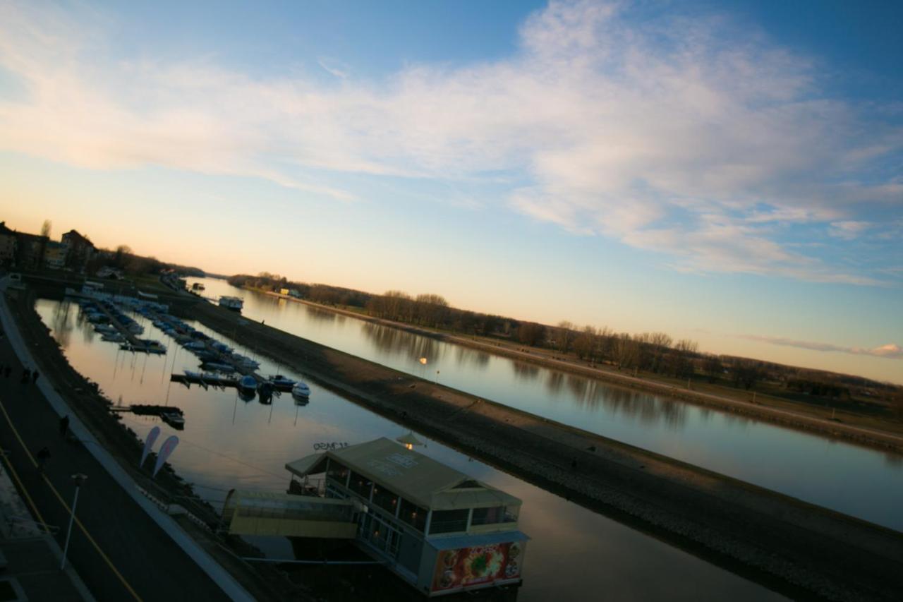 Riverview Apartment Осиек Стая снимка