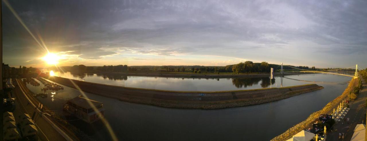 Riverview Apartment Осиек Стая снимка